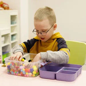играющий ребенок
